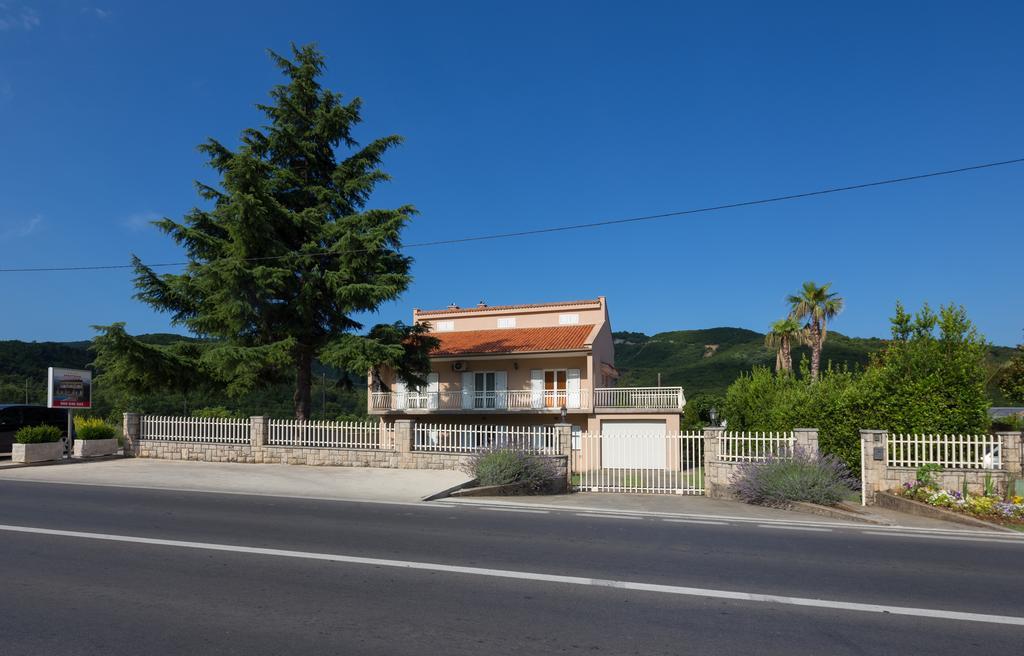 Apartments Raskovic Radanovići Екстериор снимка