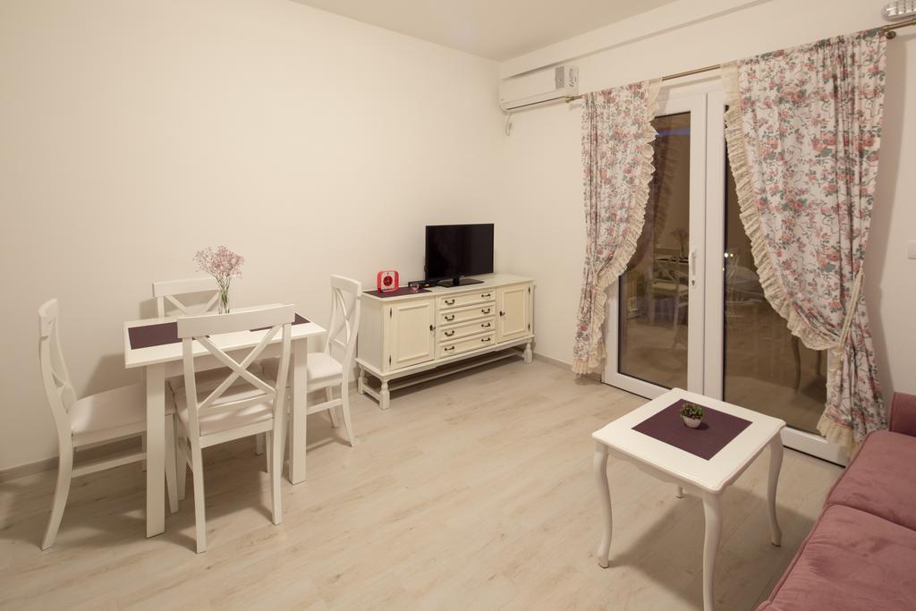 Apartments Raskovic Radanovići Екстериор снимка