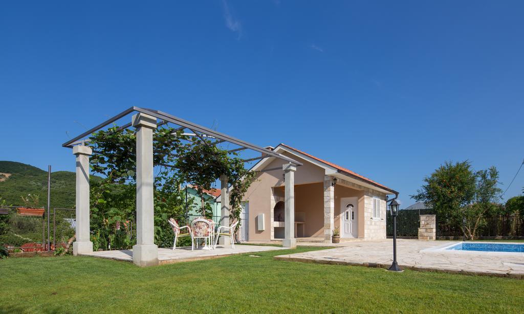Apartments Raskovic Radanovići Екстериор снимка