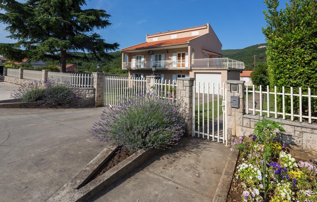 Apartments Raskovic Radanovići Екстериор снимка