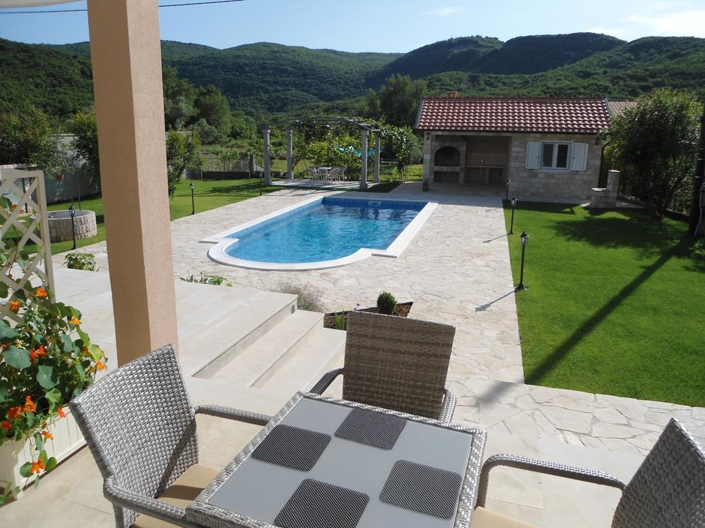 Apartments Raskovic Radanovići Екстериор снимка