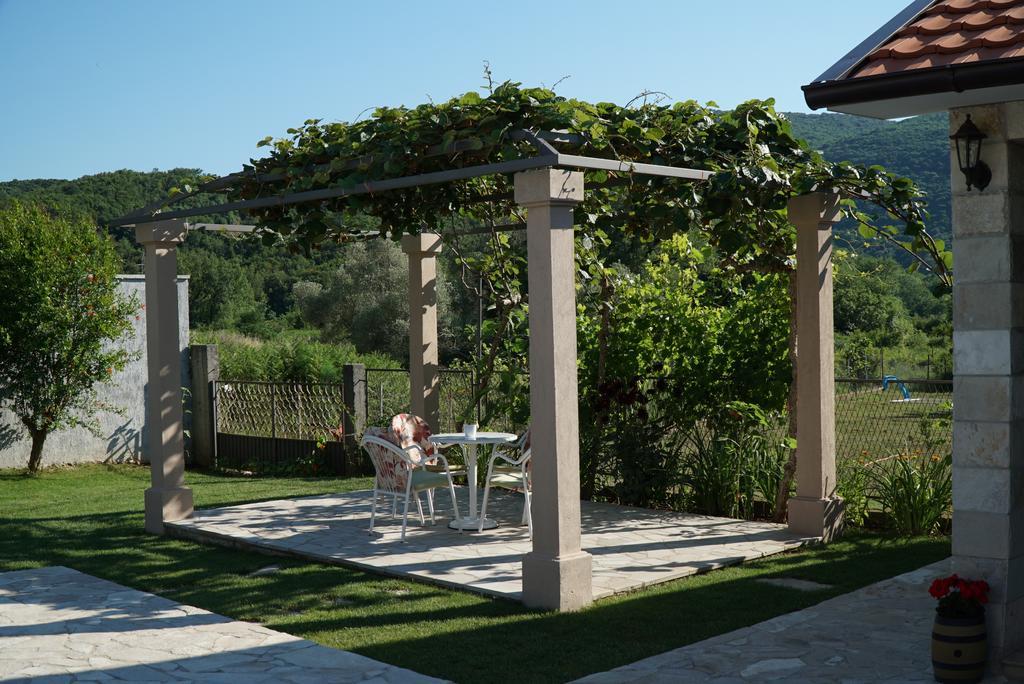 Apartments Raskovic Radanovići Екстериор снимка